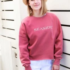 CHARLES RIVE SEASIDE APPAREL Crimson Seaside Cropped Sweatshirt